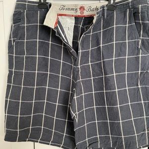 Men’s Tommy Bahama shorts size 40